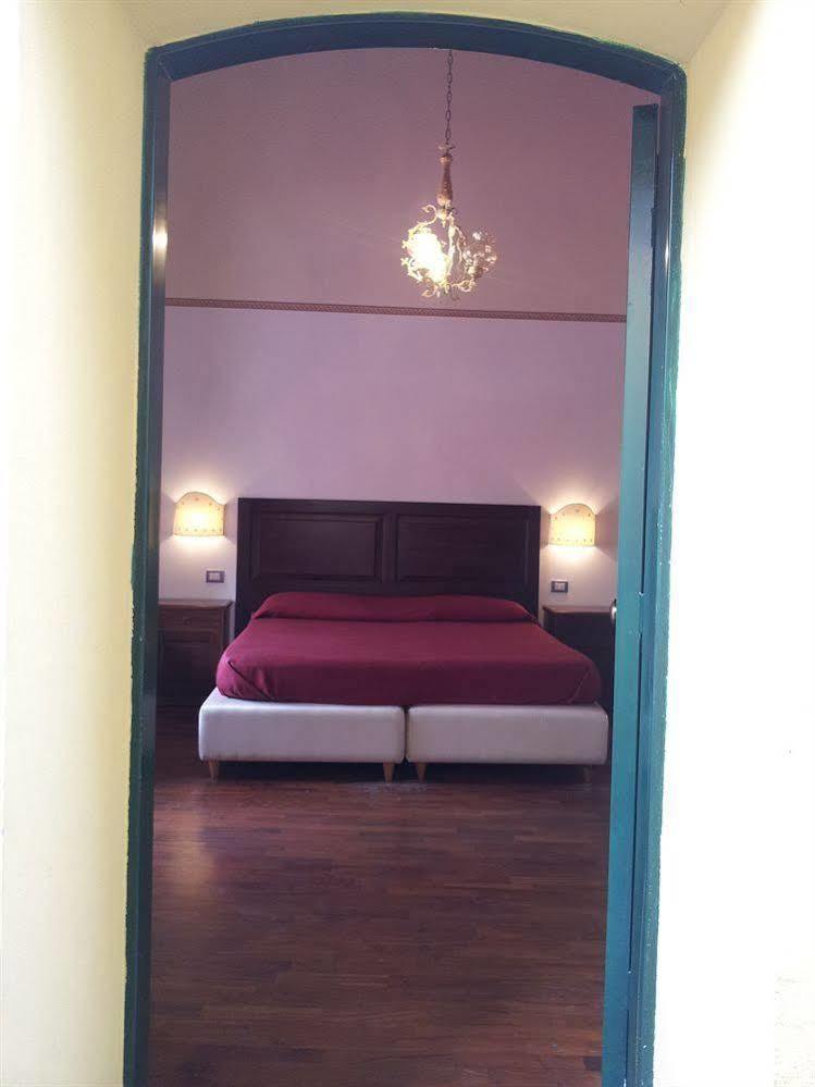 Central Rooms Il Re CTA Exterior foto
